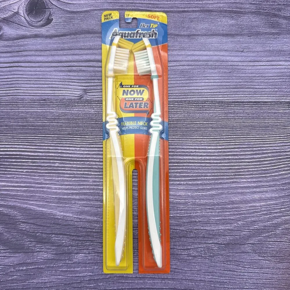 2 Pack Vintage Aquafresh Flexible Neck Flex Tip Soft Toothbrush #31 2002 NEW NOS
